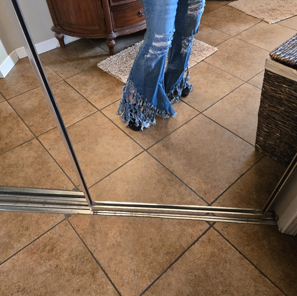 Distressed Blue Flare Jeans with Fringe By Rue Size 14 NWT - Picture 10 of 11